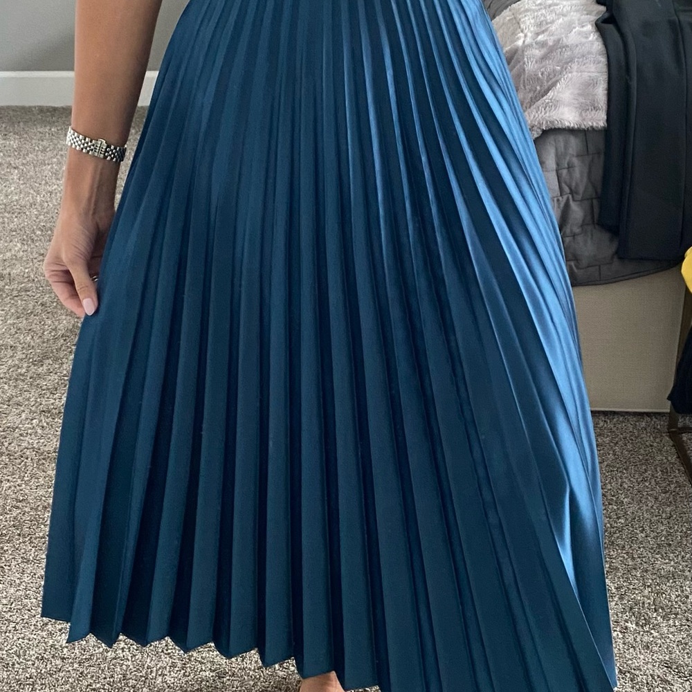 Pleated blue skirt